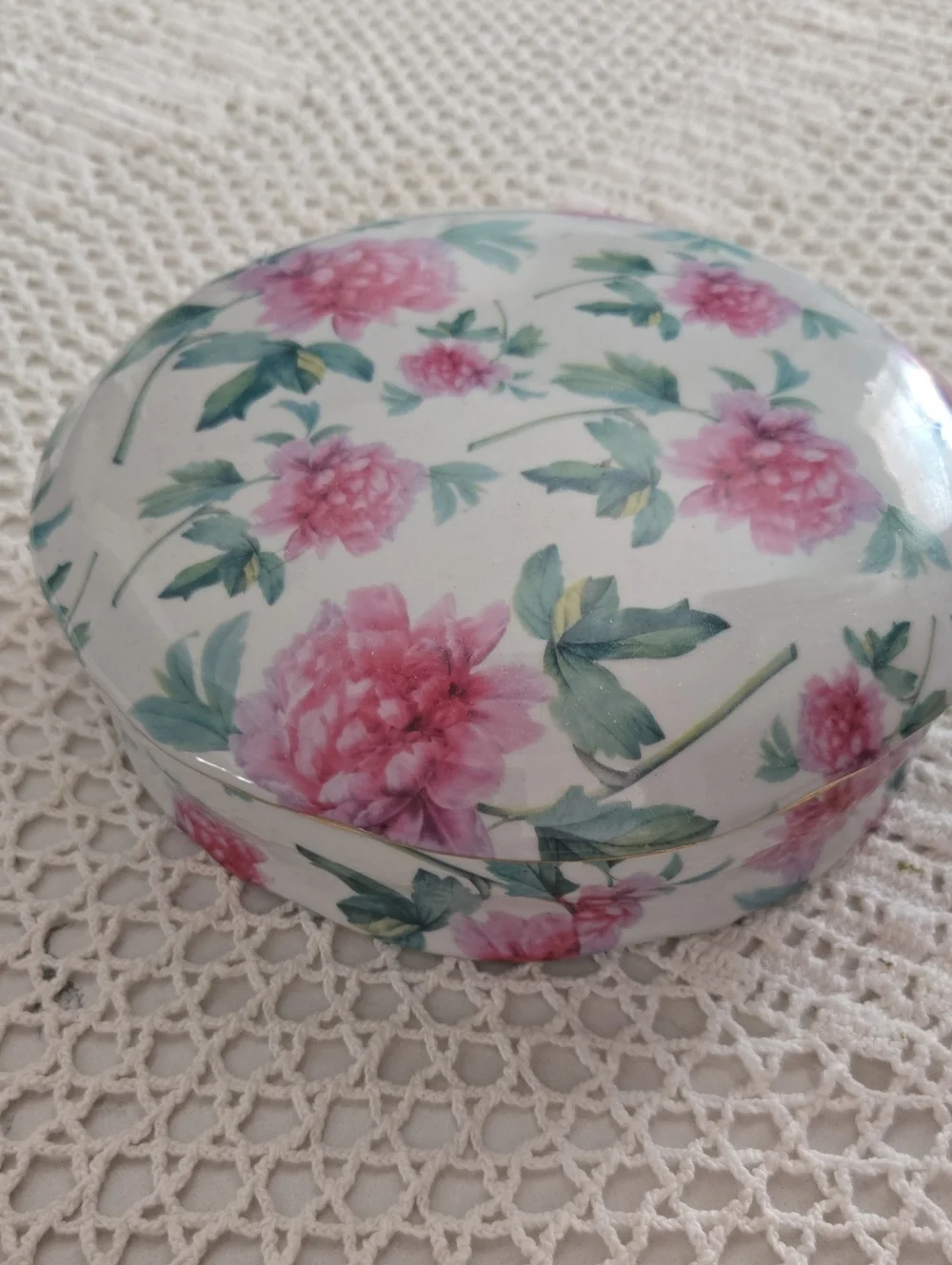 Peony Chintz With Lid. Fine Porcelain Round Large Trinket Bowl